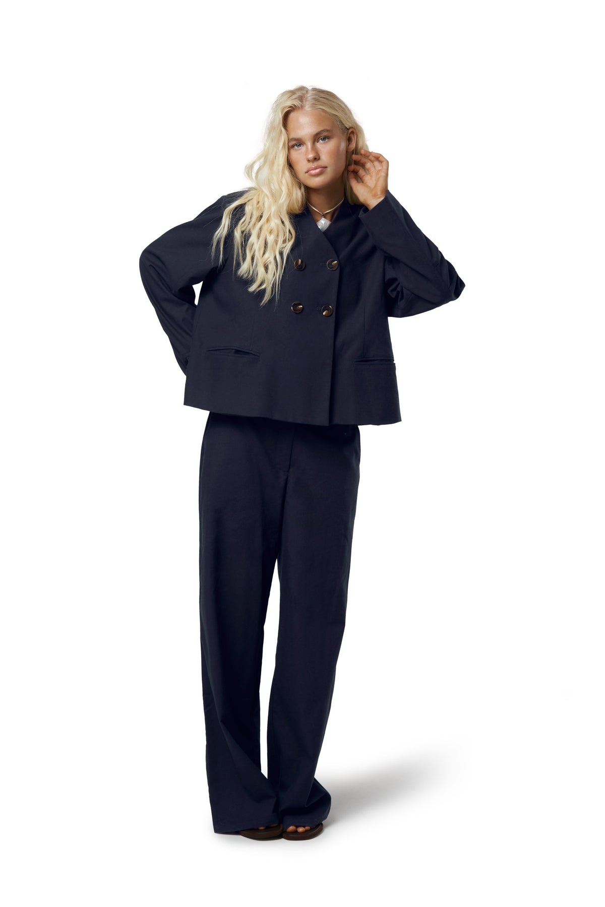 Emmie Straight Leg Linen Trouser in Navy