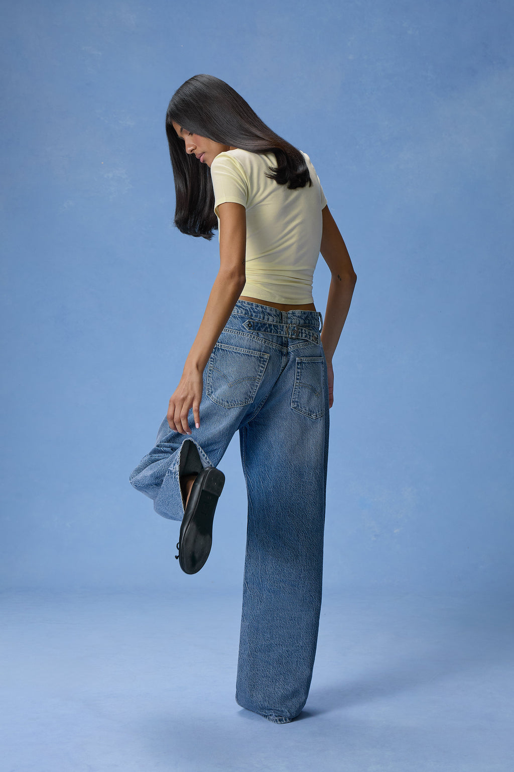 Sally Straight Leg Denim Jeans in Mid-Wash