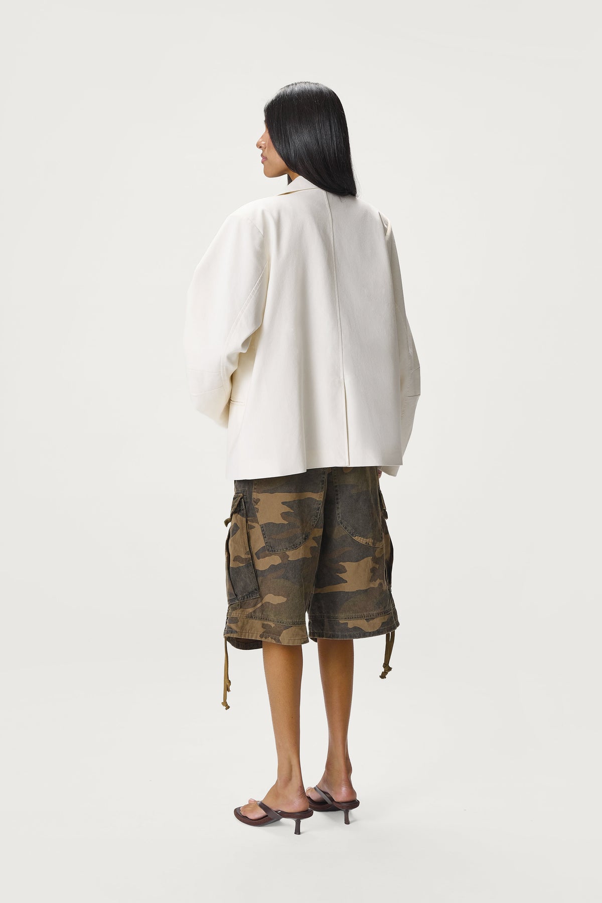 Frankie Boxy Linen Blazer in Cream